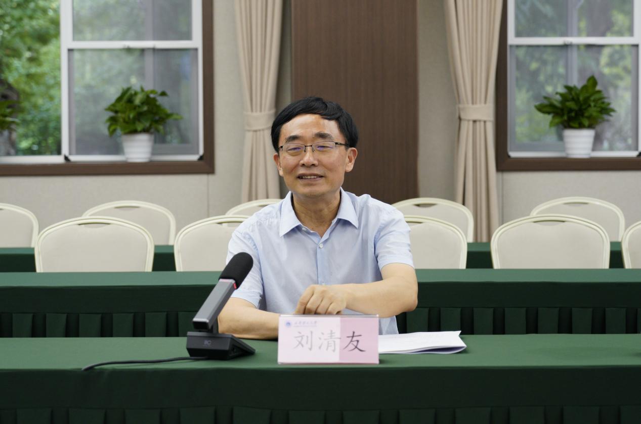 重庆科技大学校长赵明阶一行来校交流座谈