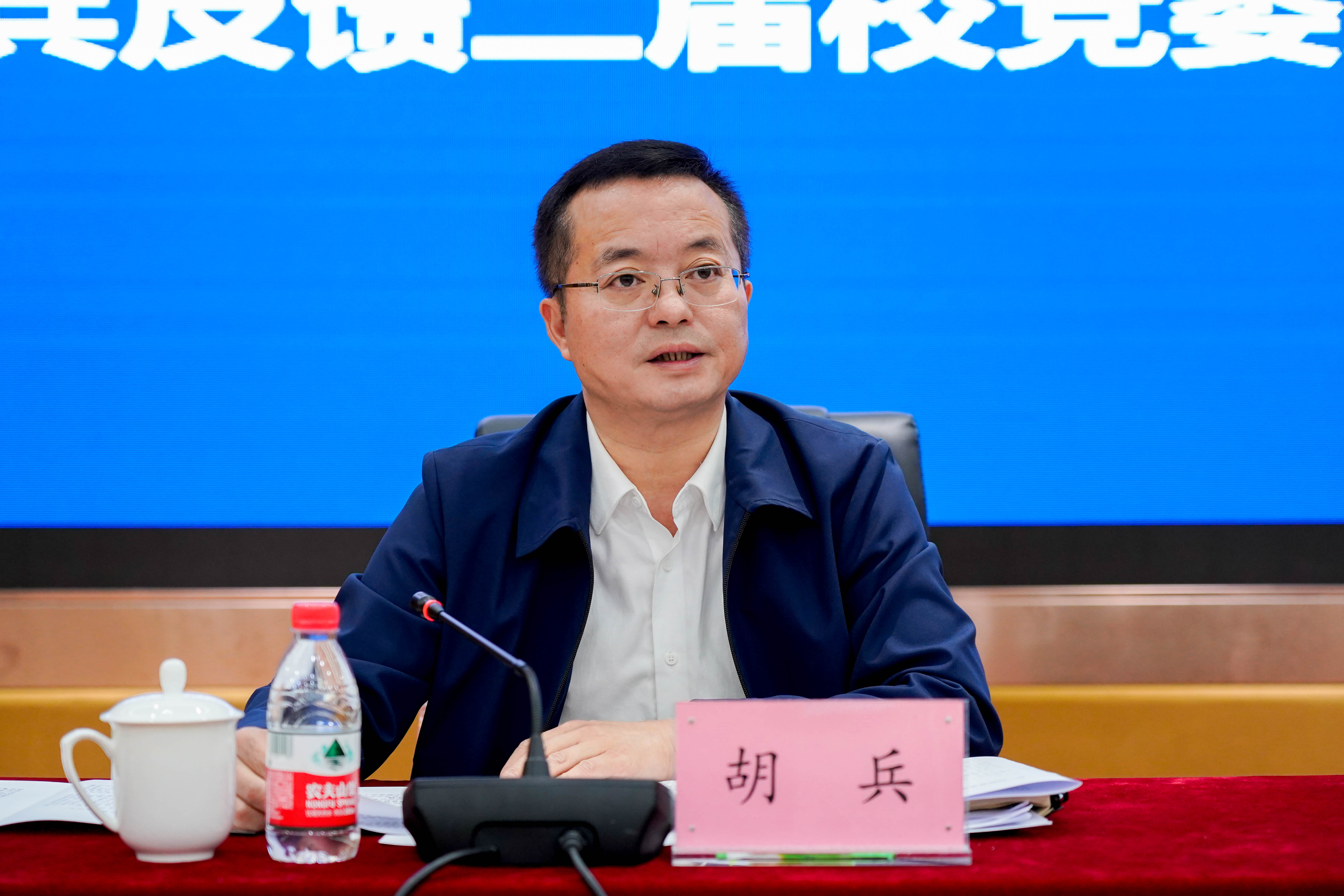 胡兵2.jpg